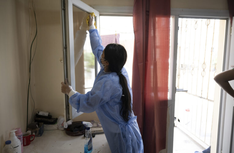 BÜYÜKŞEHİR’İN EVDE TEMİZLİK BİRİMİ VATANDAŞLARIN HAYATINI KOLAYLAŞTIRMAYA DEVAM EDİYOR