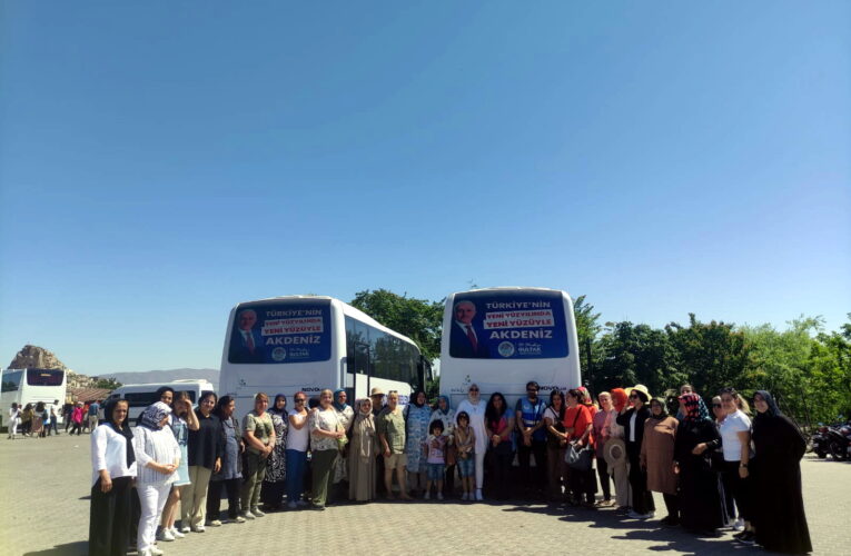 AKDENİZ BELEDİYESİ’NDEN KADINLARA BAYRAM HEDİYESİ