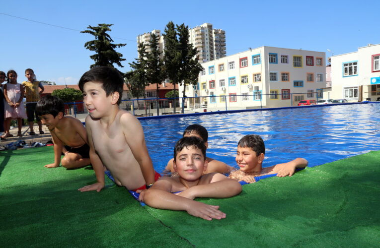 AKDENİZDE ÜCRETSİZ YÜZME KURSLARI BAŞLIYOR