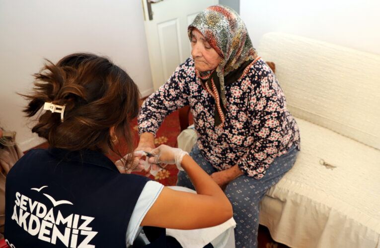 “YALNIZLIKTAN DUVARDAKİ SAATLE KONUŞUYORDUM, BU HİZMET BANA TERAPİ GİBİ GELDİ”