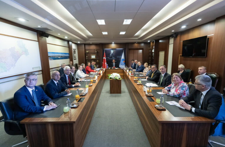 BAŞKAN SEÇER AB TÜRKİYE DELEGASYONU HEYETİ İLE BİR ARAYA GELDİ