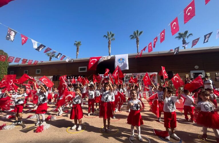 ÇOCUKLAR, CUMHURİYET’İN 100. YILINI ADINA YARAŞIR BİR COŞKUYLA KUTLADI