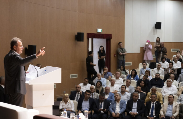 “ZAMAN HIZLI AKIYOR, YATIRIMLARIN HIZLI OLMASI LAZIM”