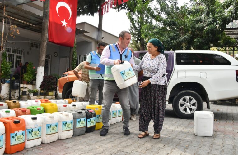 Yenişehir Belediyesi organik solucan gübresi dağıtımını sürdürüyor