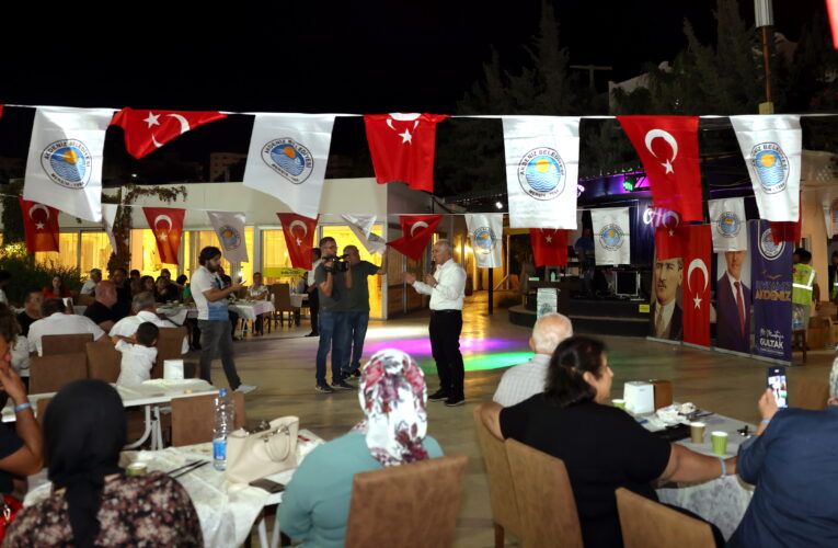 AKDENİZ BELEDİYESİ BAŞKANI GÜLTAK’TAN MAHALLE MUHTARLARINA 19 EKİM SÜRPRİZİ