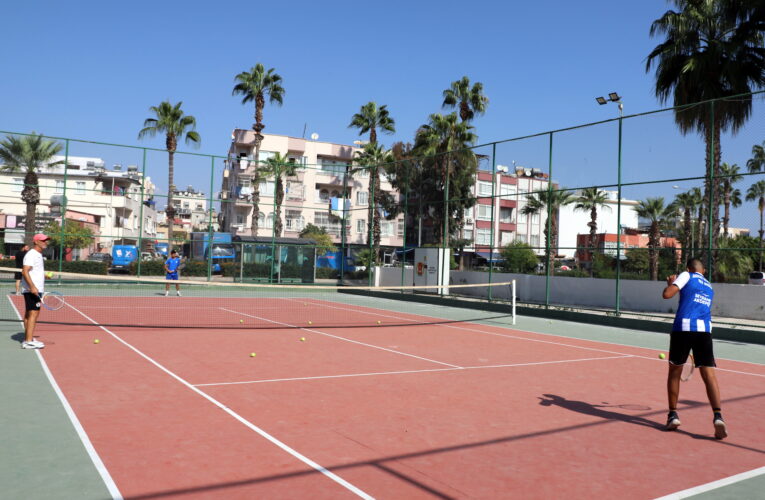 Zengin sporu olarak bilinen tenis kursu yıl boyunca devam ediyor