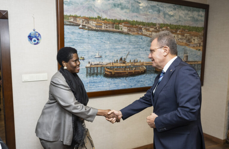 “GÜNEY AFRİKA ŞEHİRLERİYLE İŞ BİRLİĞİ YAPMAKTAN MEMNUN OLURUZ”