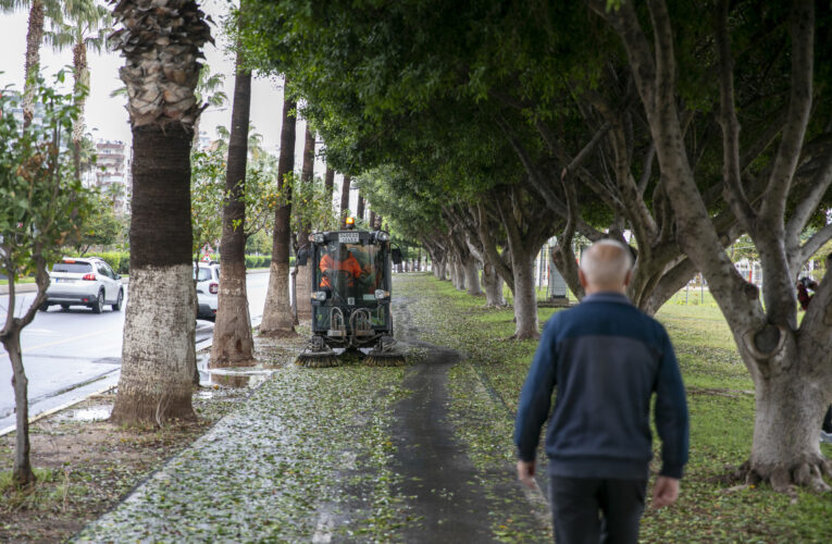 BÜYÜKŞEHİR’İN ANINDA MÜDAHALESİ İLE YAĞIŞLARDA OLUMSUZLUK YAŞANMADI