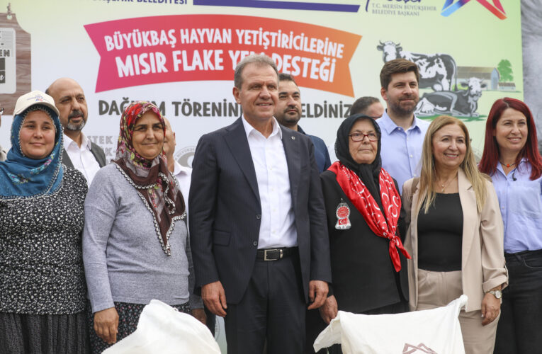 BAŞKAN SEÇER, TARSUSLU ÜRETİCİLERLE YEM DAĞITIM TÖRENİNDE BULUŞTU