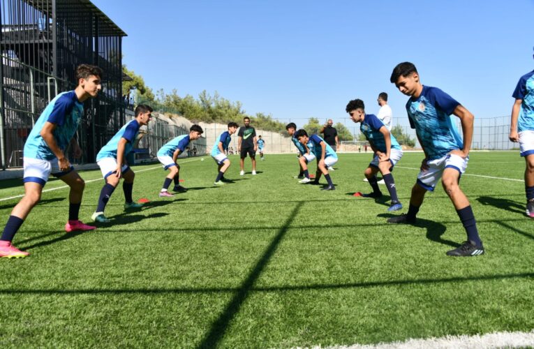 Yenişehir Belediyesi U16 Futbol Takımı namağlup lider