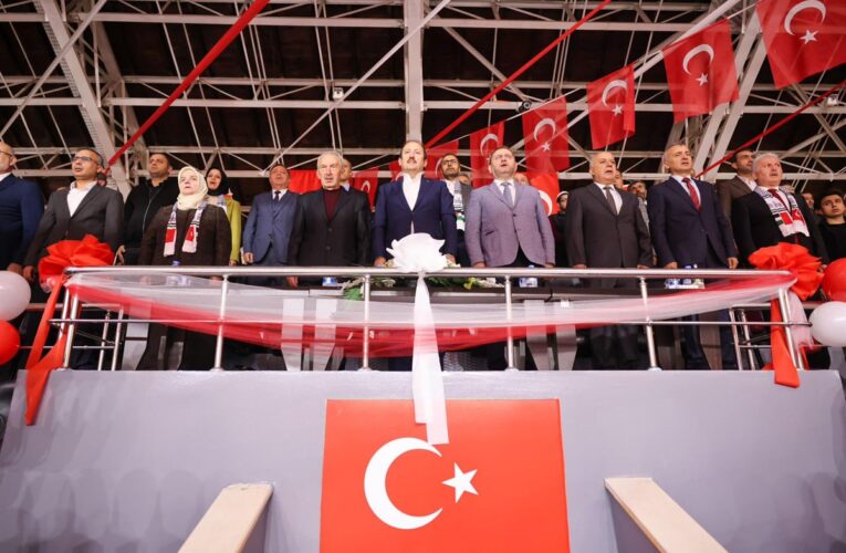 VALİ ALİ HAMZA PEHLİVAN, HAFIZLIK İCAZET TÖRENİNE KATILDI