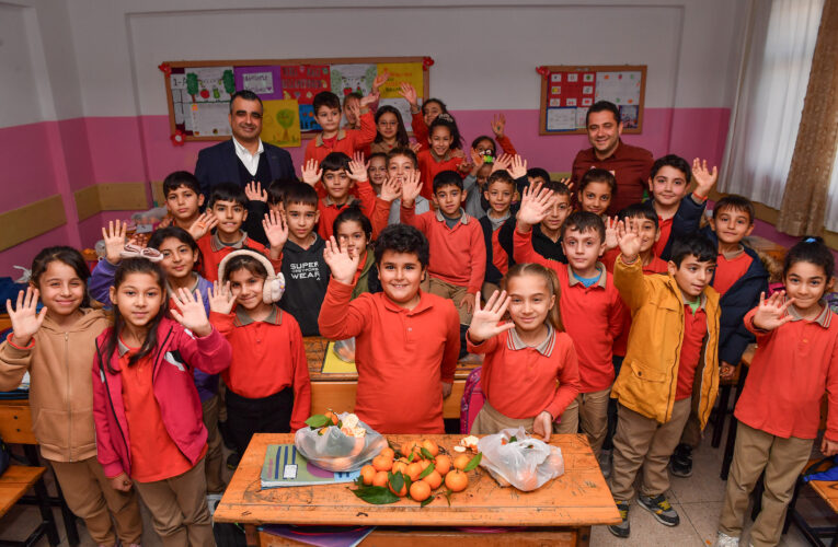 ÇOCUKLAR C VİTAMİNİ İHTİYACINI BÜYÜKŞEHİR İLE KARŞILIYOR