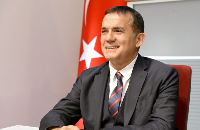 Başkan Abdullah Özyiğit, vatandaşların yeni yılını kutladı