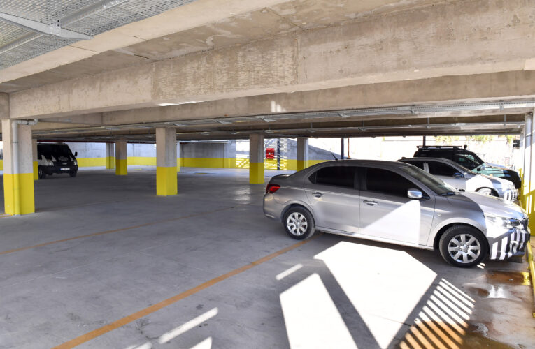 ESNAF VE VATANDAŞ ÇAMLIYAYLA KATLI OTOPARKI SAYESİNDE RAHAT BİR NEFES ALDI