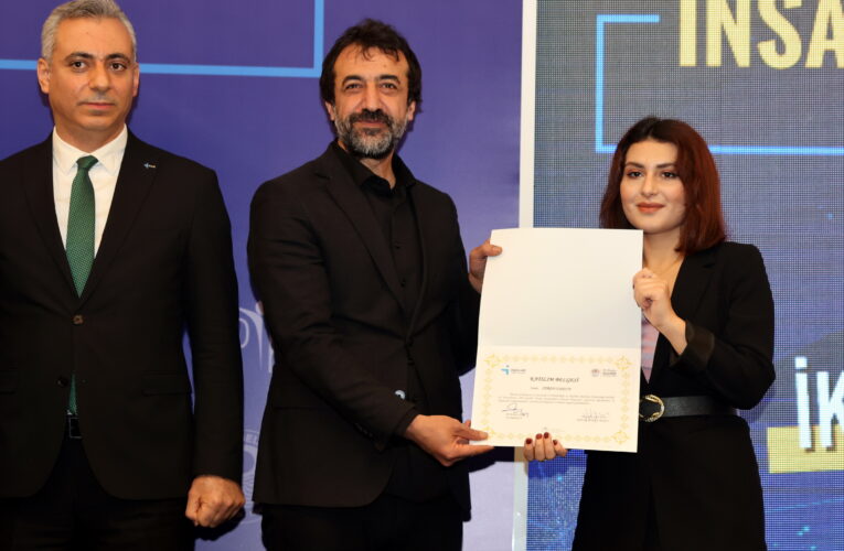 Toplam 150 saat süren eğitimi başarıyla tamamlayan 26 genç sertifikalarını törenle aldı