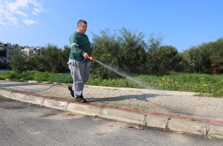 TOROSLAR’DA PARK VE YEŞİL ALANLAR BAKIMDAN GEÇİYOR