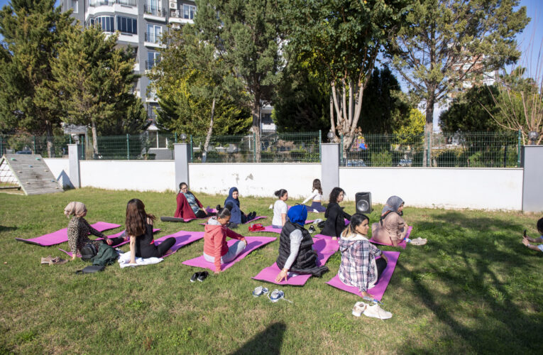 KADINLAR, ETKİNLİKTE HEM RUHSAL HEM FİZİKSEL ŞİFA BULDULAR