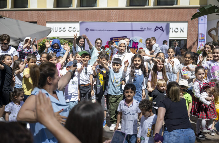 ULUSLARARASI ÇOCUK FESTİVALİ’NDE KENTİN DÖRT BİR YANINDAN ÇOCUK SESLERİ YÜKSELDİ