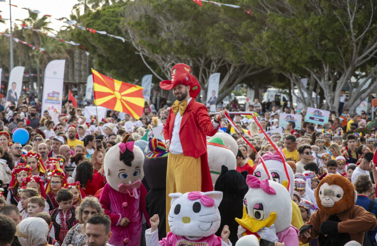 BÜYÜKŞEHİR DÜNYA ÇOCUKLARINI MERSİN’DE BULUŞTURDU