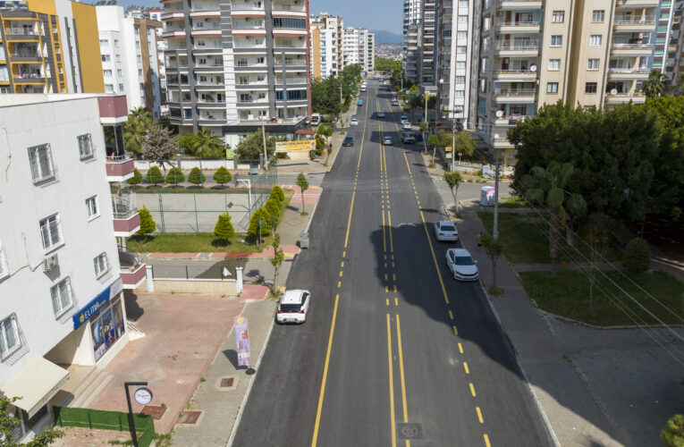 MERSİN BÜYÜKŞEHİR BELEDİYESİ, MERKEZ İLÇELERDEKİ BİRÇOK NOKTADA YOL ÇALIŞMASI YÜRÜTÜYOR