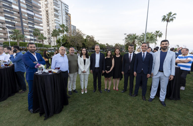 BAŞKAN SEÇER, SEÇİM GÜVENLİĞİNDE GÖREV ALAN AVUKATLAR VE GÖNÜLLÜLER İLE BİR ARAYA GELDİ