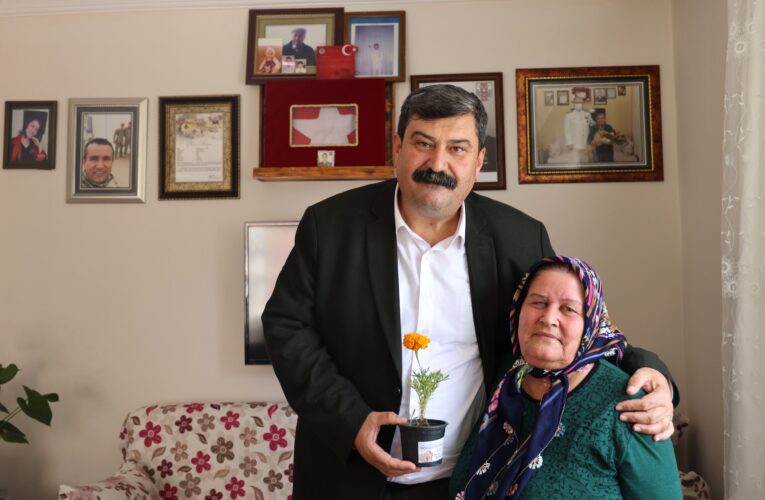 BAŞKAN YILDIZ’DAN, ŞEHİT ANNESİ RABİA BULUT’A  “ANNELER GÜNÜ” ZİYARETİ