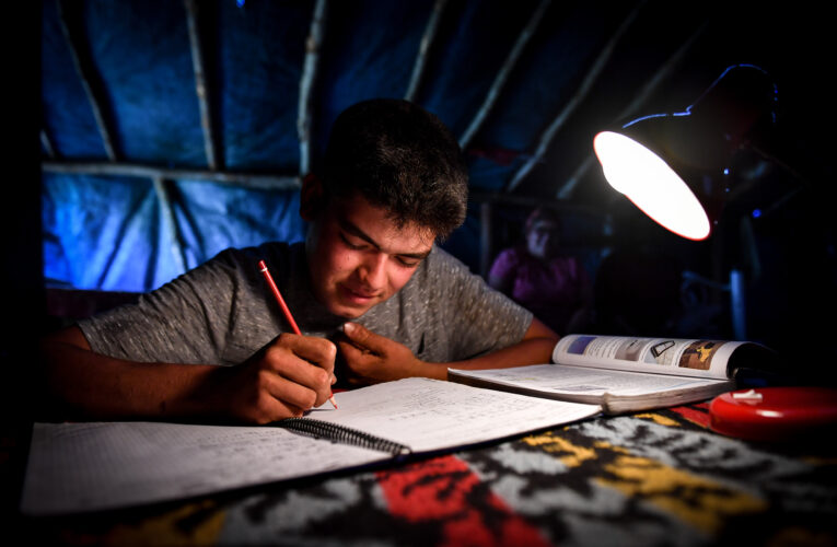 MERSİN BÜYÜKŞEHİR İLE YÖRÜKLERİN KARA ÇADIRI AYDINLANMAYA DEVAM EDİYOR