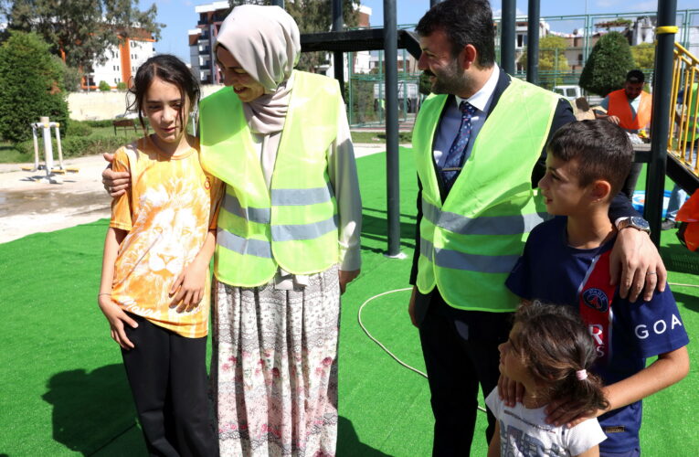 AHMET KAYA PARKI YENİLENİYOR, ÇOCUKLAR GÜVENLİ OYUN ALANLARINA KAVUŞUYOR