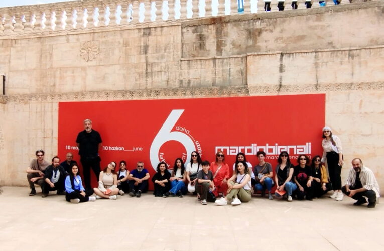 MERSİNLİ SANATÇILAR ‘UZAKLAR’DAN DÖNDÜ