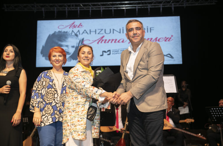 ‘ASRIN PİR SULTANI’ MAHZUNİ ŞERİF TÜRKÜLERİYLE ANILDI