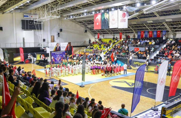 VALİ ALİ HAMZA PEHLİVAN, GENÇLİK VE SPOR BAKANLIĞI SPOR OKULLARI VE ENGELSİZ SPOR OKULLARI AÇILIŞ TÖRENİNE KATILDI