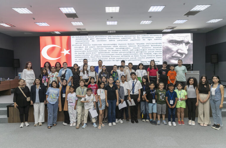 “PARKLARI BİZE BIRAKIN, PARKLARIMIZDA SİGARA İÇMEYİN, ORADA KÖTÜ CÜMLELER KULLANMAYIN”