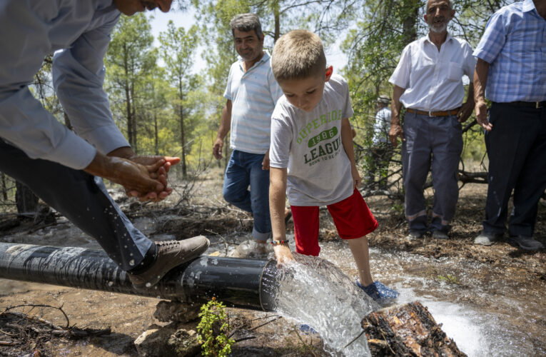MUT’UN KAYAÖNÜ MAHALLESİ’NİN SULAMA SORUNU SONA ERDİ