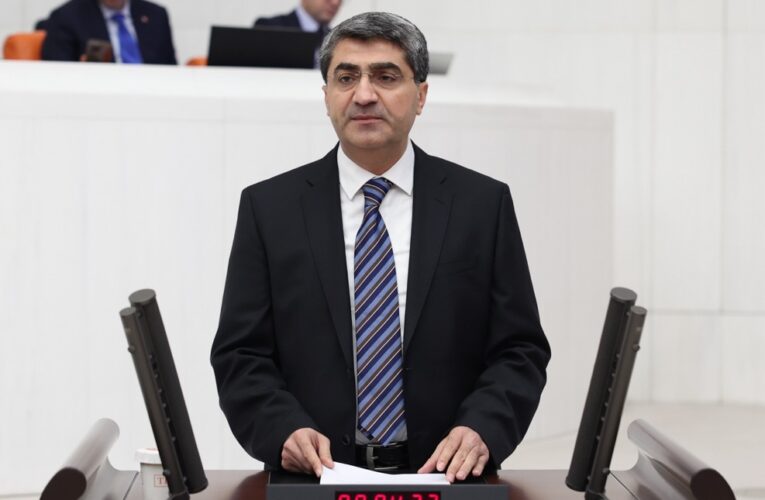 DEVA Partili Ekmen: “Şampiyonlar yetiştiren Batman Petrolspor’un alt yapısına sahip çıkalım”