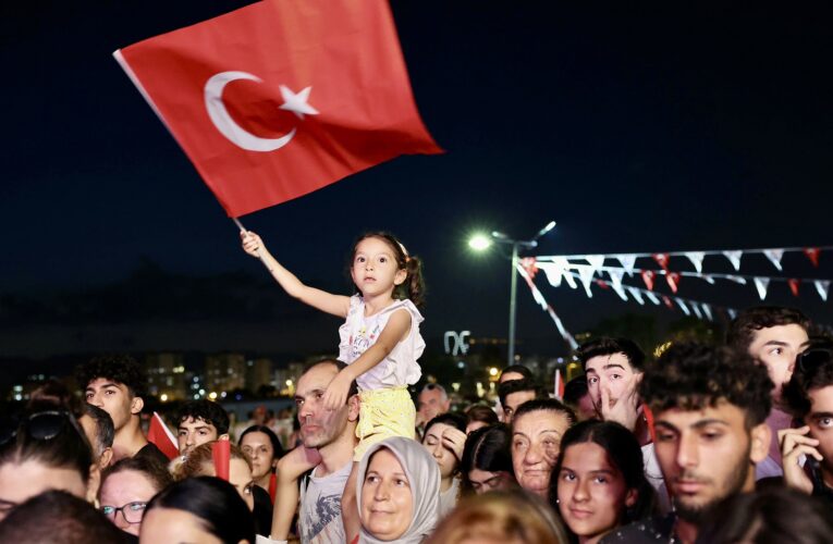 MEZİTLİ DENİZ GÜNEŞ FESTİVALİ, COŞKU DOLU ETKİNLİKLERLE TAMAMLANDI