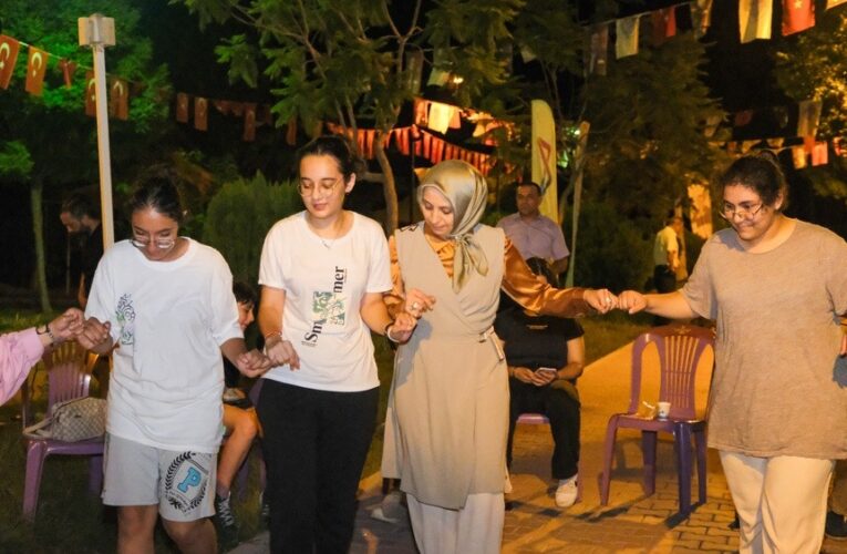 İL MİLLÎ EĞİTİM MÜDÜRÜ FAZİLET DURMUŞ’TAN TARSUS GENÇLİK KAMPINA ZİYARET