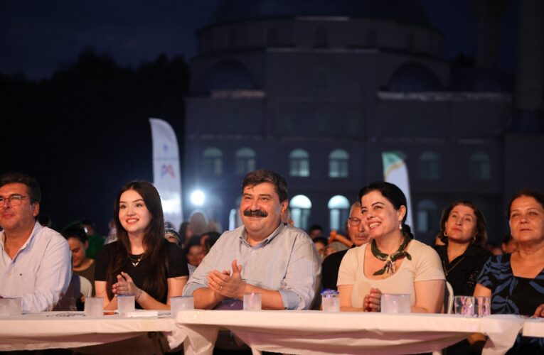 TOROSLAR BELEDİYESİ ŞEFTALİ HASAT ŞENLİĞİ DÜZENLEDİ