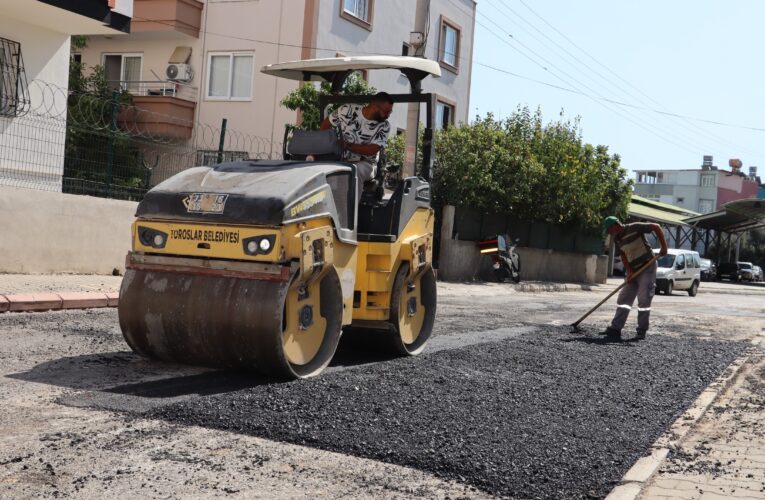 TOROSLAR’DA YOL YENİLEME ÇALIŞMALARI SÜRÜYOR