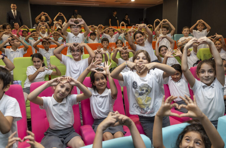 BÜYÜKŞEHİR’İN YENİ HİZMET BİNASINDA ‘ÇOCUK TİYATRO SAHNESİ’ VAR