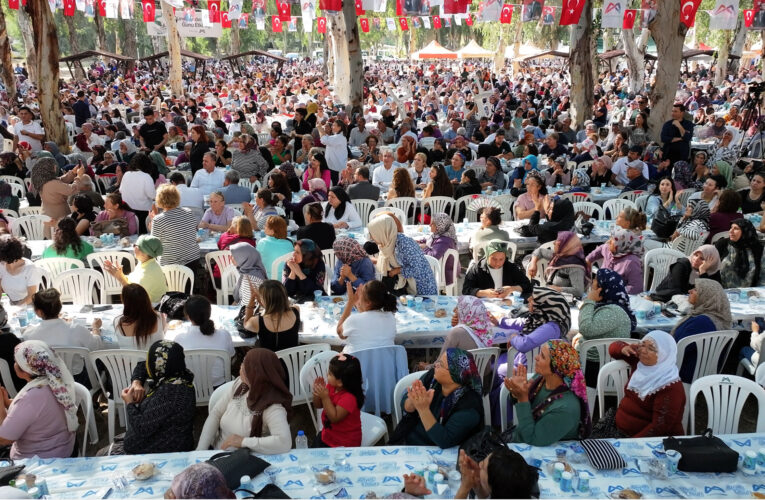 SEÇER BİNLERCE ÜRETİCİ KADINLA BULUŞTU