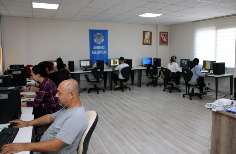 AKDENİZ BELEDİYESİNDEN GENÇLERE İSTİHDAM GARANTİLİ MESLEKİ KURSLARI