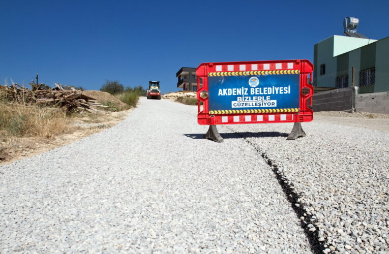 EVCİ MAHALLESİNİN YOLLARI SOĞUK ASFALTLA KAPLANIYOR