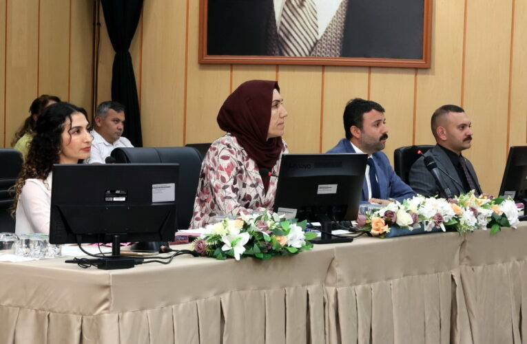 TASARRUF TEDBİRLERİ GEREKÇESİYLE ÖĞRETMEN VE EĞİTMENLER GERİ ÇEKİLDİ