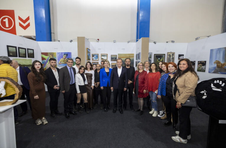 BAŞKAN SEÇER, ‘MERSİN ÇAĞDAŞ SANAT FUARI’NIN AÇILIŞINA KATILDI