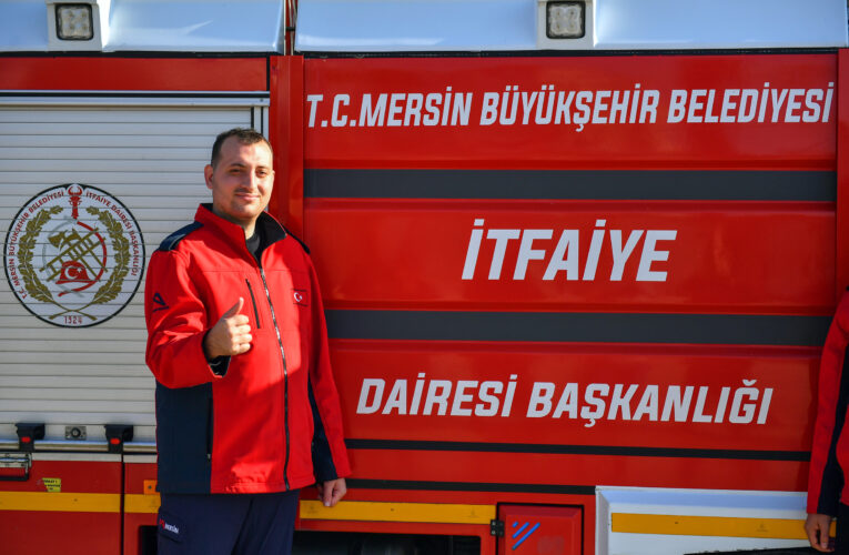 SEREBRAL PALSİLİ DURMUŞ’UN İTFAİYE ERİ OLMA HAYALİ BÜYÜKŞEHİR’LE GERÇEK OLDU