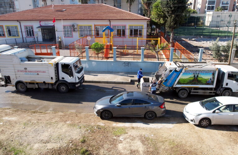 AKDENİZ’DE TEMİZLİK VE DEZENFEKTE ÇALIŞMALARI