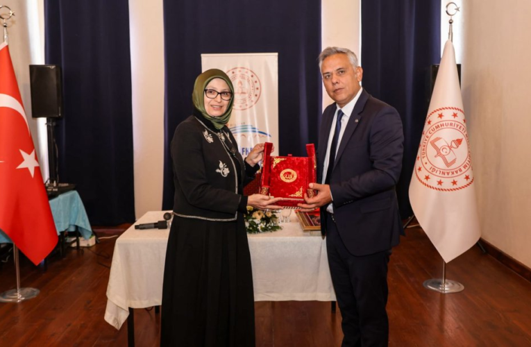 İL MİLLÎ EĞİTİM MÜDÜRÜ FAZİLET DURMUŞ, SİLİFKE’DE ÖĞRETMENLERİMİZLE BİR ARAYA GELDİ