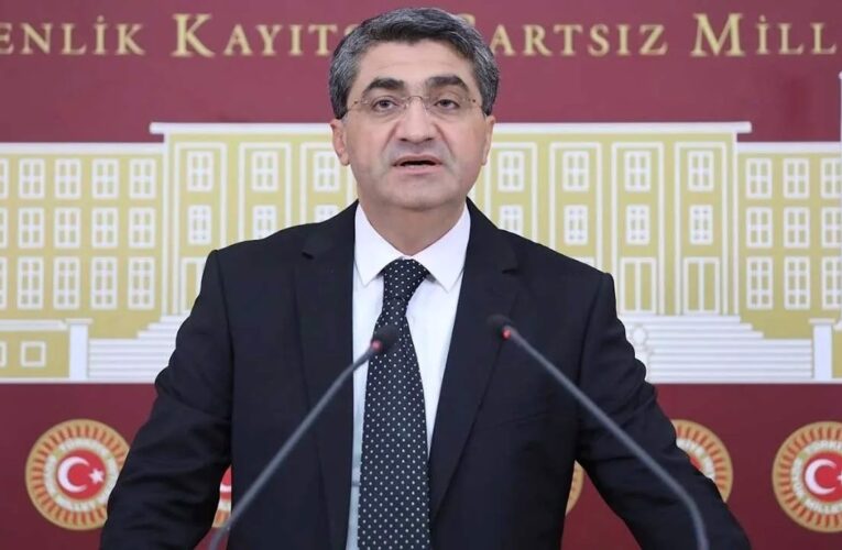 EKMEN: YILMAZ’A DİYANET’İ ŞİKAYET ETTİ, YEREL BASINA DESTEK İSTEDİ!