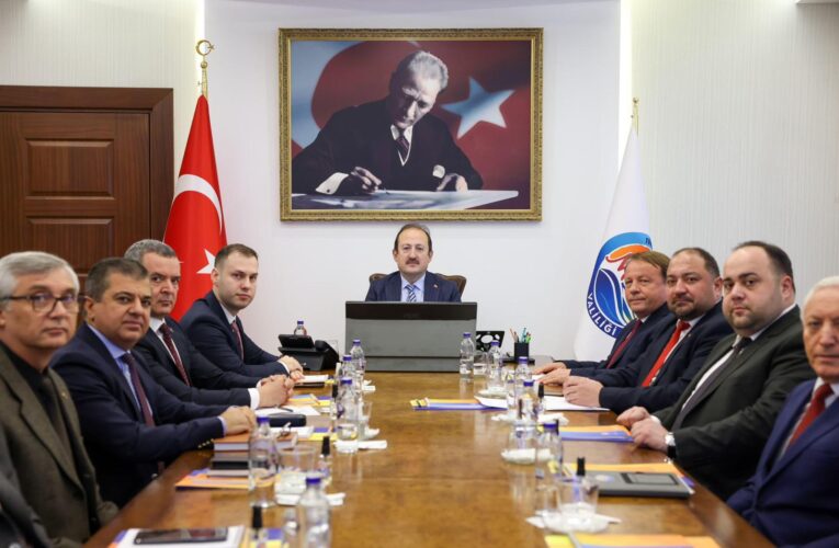 VALİ ALİ HAMZA PEHLİVAN BAŞKANLIĞINDA, MUT ORGANİZE SANAYİ BÖLGESİ (OSB) MÜTEŞEBBİS HEYET TOPLANTISI GERÇEKLEŞTİRİLDİ