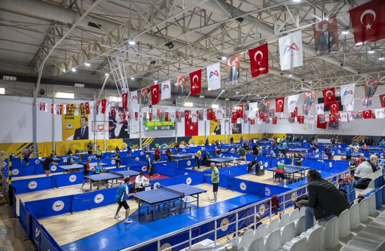 4. VETERANLAR MASA TENİSİ TURNUVASI’NDA ŞAMPİYONLAR BELLİ OLDU